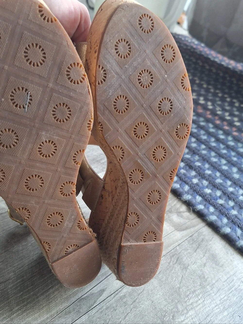 Ugg Women's Size 7 Metallic Gold Cork Espadrille Wedge Sandals